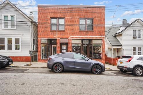 15 Kaldenberg Pl, Tarrytown, NY, 10591-7660 | Card Image