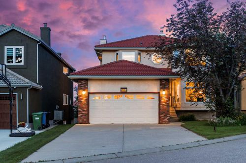 7 Signature Mews Sw, Calgary, AB, T3H2V6 | Card Image