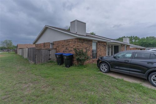 1000 Acacia Cir, Noble, OK, 73068-9387 | Card Image