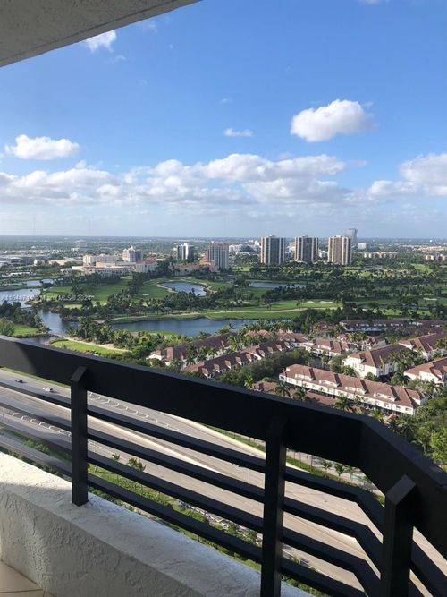 apt-3004-3500 Mystic Pointe Dr, Aventura, FL, 33180-2585 | Card Image