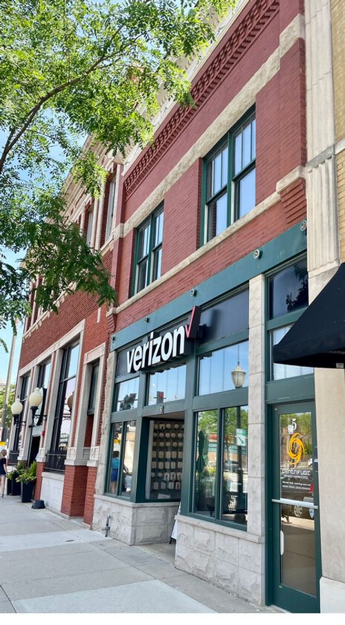 5 S La Grange Rd, La Grange, IL, 60525-6160 | Card Image