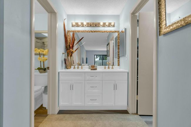 4389 Willow Pond Cir, Condo with 2 bedrooms, 2 bathrooms and null parking in West Palm Beach FL | Image 17