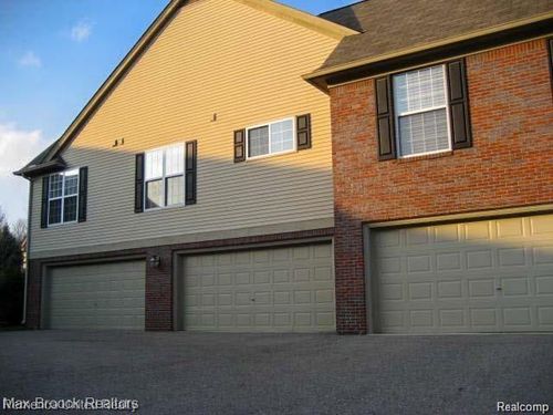 28431 Carlton Way Dr, Novi, MI, 48377-2636 | Card Image