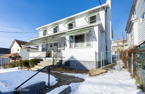 32 E Stanton St, Wilkes Barre, PA, 18705-3917 | Card Image