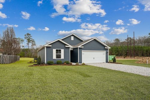 105 Fieldcrest Ln, STAUNTON, VA, 24401 | Card Image