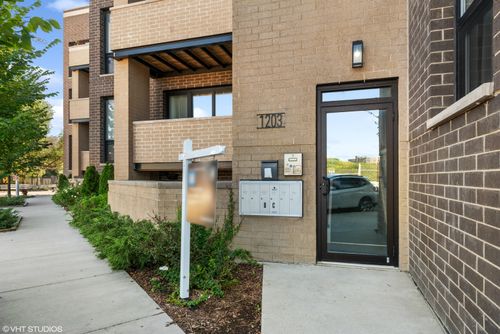 1b-1203 W Superior St, Chicago, IL, 60642-6019 | Card Image