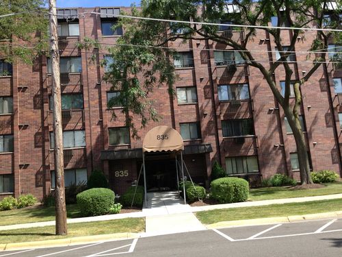 apt-305-835 Pearson St, Des Plaines, IL, 60016-6421 | Card Image