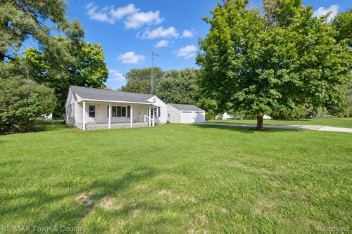 300 S Elms Rd, Flushing, MI, 48433-1835 | Card Image