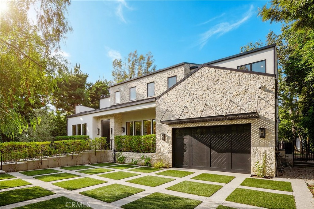 Residential in Encino 4