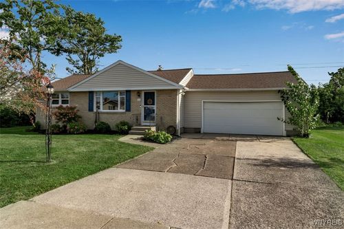 6 Towerwood Rd, Grand Island, NY, 14072-2932 | Card Image