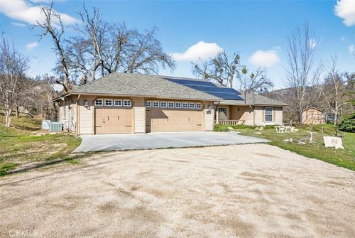 30261 Knight Ct, Tehachapi, CA, 93561-8520 | Card Image