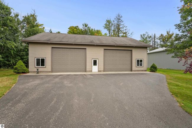 11246 Kings Point Rd, House other with 4 bedrooms, 3 bathrooms and null parking in Alanson MI | Image 54