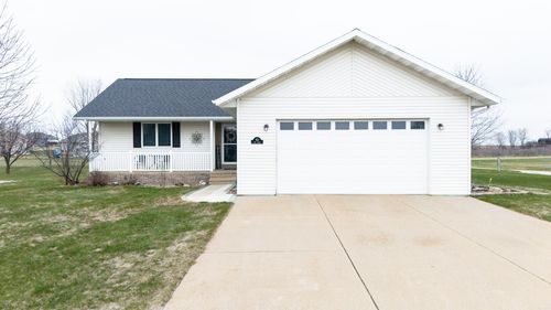 401 Amy Ave, Fairbank, IA, 50629-7588 | Card Image