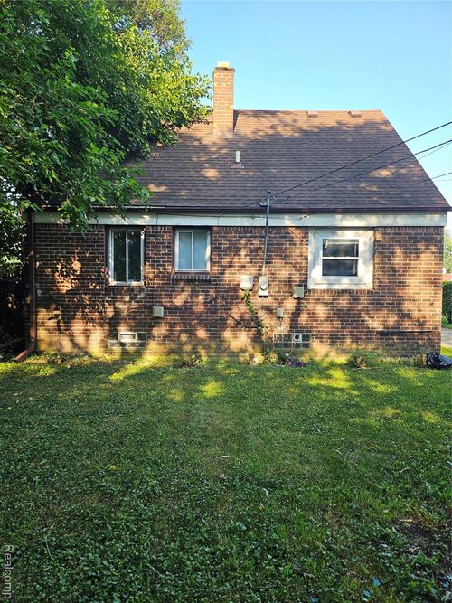 14046 Southfield Fwy, Detroit, MI, 48223-3538 | Card Image