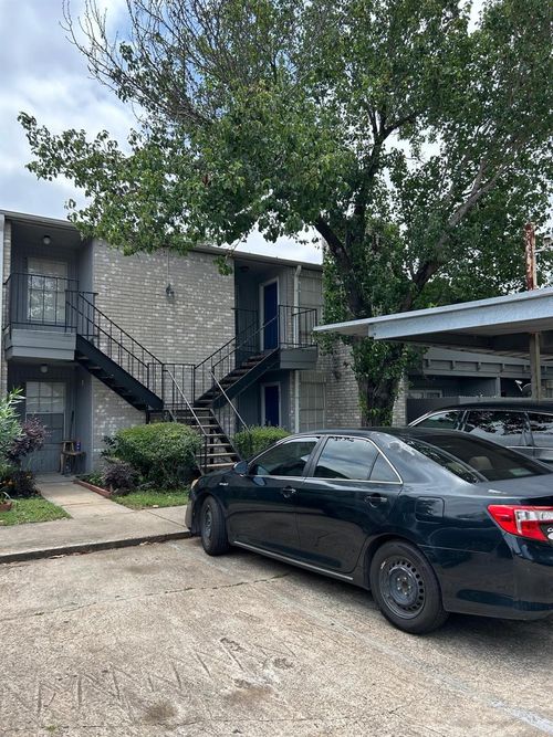 404-9700 Leawood Blvd, Houston, TX, 77099-2657 | Card Image