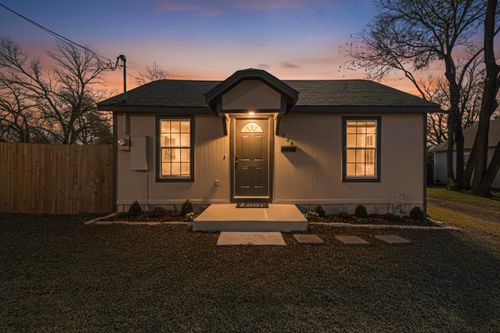 626 N Adelaide St, Terrell, TX, 75160-2127 | Card Image