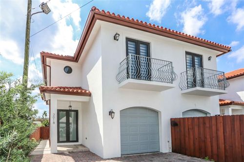 3018 Sw 17th Street, Miami, FL, 33145 | Card Image