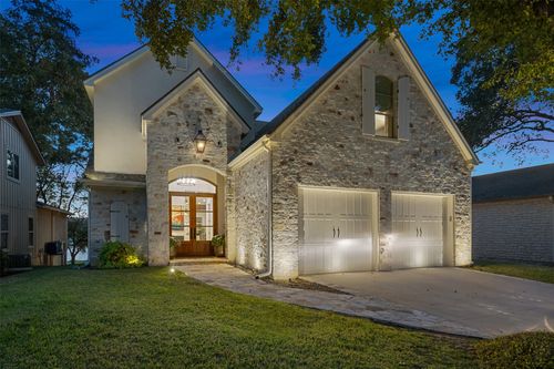 327 Meadowlakes Dr, Meadowlakes, TX, 78654-7105 | Card Image