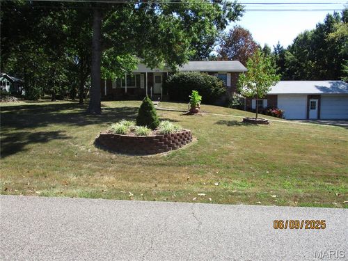 615 N Park Ave, Cuba, MO, 65453-1032 | Card Image
