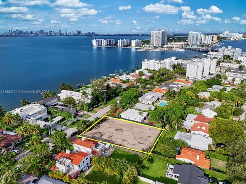 1785 Bay Dr, Miami Beach, FL, 33141-4719 | Card Image