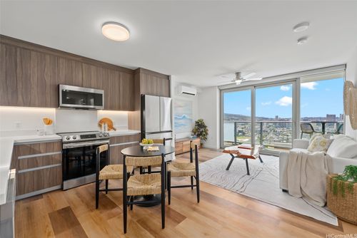 2807r-1500 Rycroft St, Honolulu, HI, 96814-7063 | Card Image