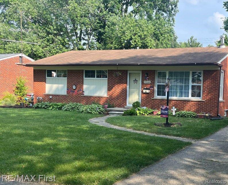 Headley Dr, Sterling Heights, MI 48314