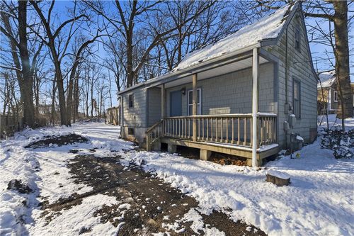 51 Pequot Ave, Cumberland, RI, 02864-5906 | Card Image