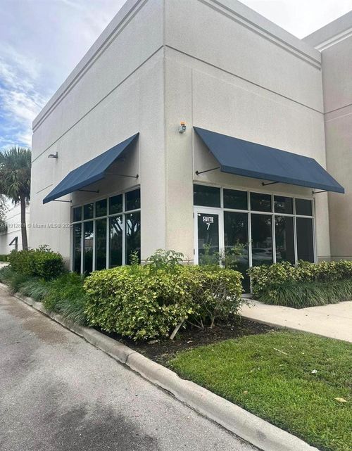 c7-2400 W Sample Rd, POMPANO BEACH, FL, 33073-3062 | Card Image