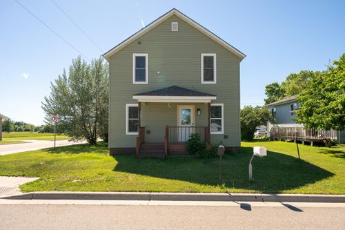 541 5th St Se, Deer River, MN, 56636-8629 | Card Image