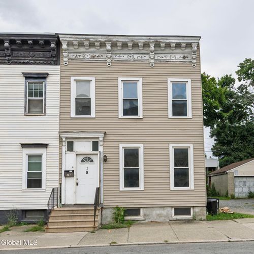 19 N Lake Ave, Albany, NY, 12203-1101 | Card Image