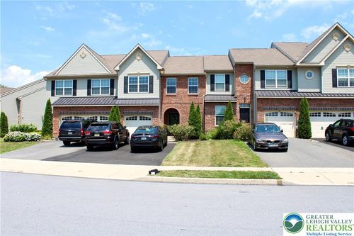 243 Snapdragon Way, ALLENTOWN, PA, 18104-8214 | Card Image