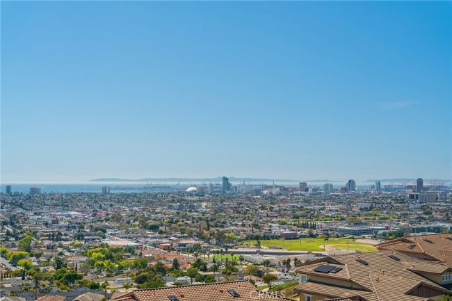 UNIT-11 - 2254 Gaviota Ave, Condo with 2 bedrooms, 3 bathrooms and 2 parking in Signal Hill CA | Image 40