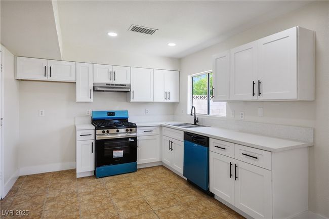 Kitchen | Image 9