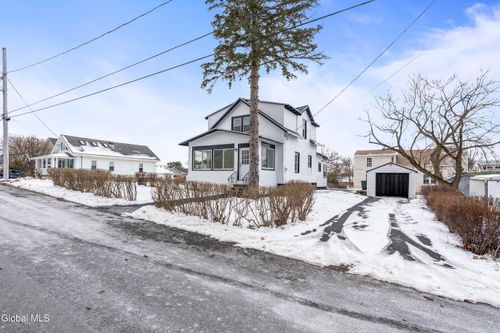 9 Michigan Ave, Rensselaer, NY, 12144-4813 | Card Image