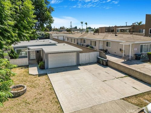7802 Newman Ave, Huntington Beach, CA, 92647-6825 | Card Image