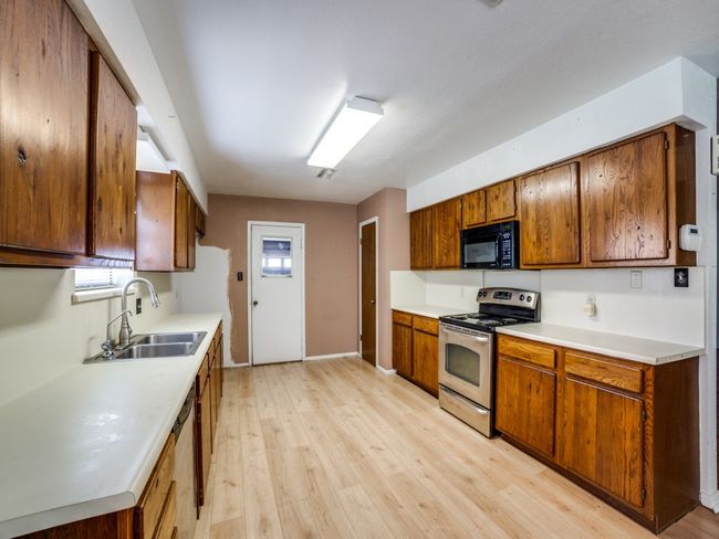235 Wedgewood Ln, Home with 2 bedrooms, 2 bathrooms and 2 parking in Kerrville TX | Image 10