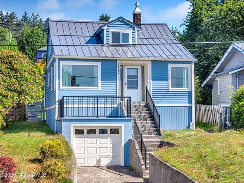 1227 Alameda, Astoria, OR, 97006 | Card Image