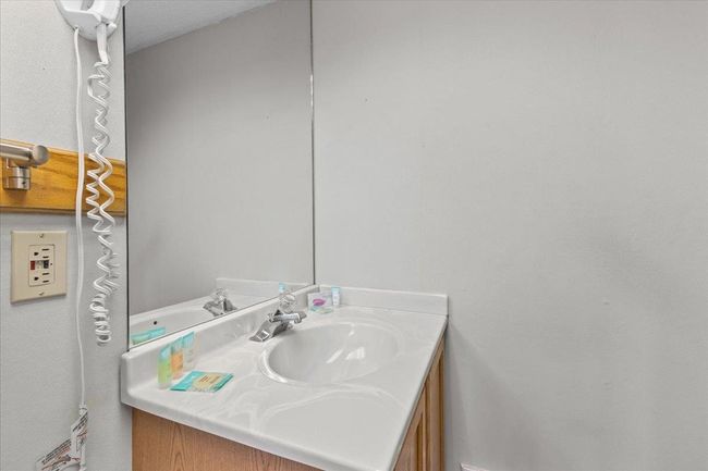 F102 - 107 Mountainside Dr, Condo with 0 bedrooms, 1 bathrooms and null parking in Stowe VT | Image 17