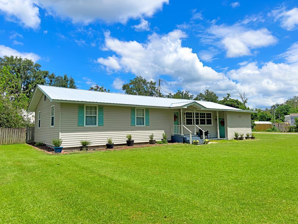 Chipola Ave, Wewahitchka, FL 32465