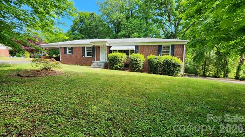 150 31st Ave Nw, Hickory, NC, 28601-1034 | Card Image