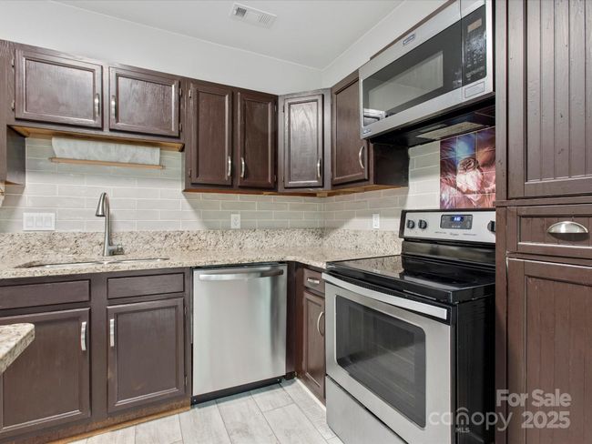 9473 Kings Falls Dr, Condo with 2 bedrooms, 2 bathrooms and null parking in Charlotte NC | Image 16