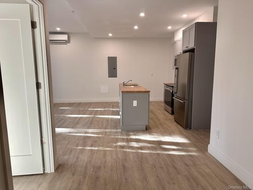 104-362 W Merrick Rd, Valley Stream, NY, 11580-5344 | Card Image