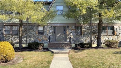 24 Milford Ln, Suffern, NY, 10901-7945 | Card Image