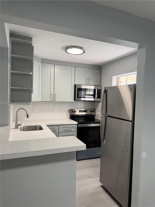6-203-8500 Sw 109th Ave, Miami, FL, 33173 | Card Image