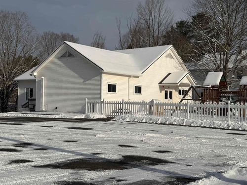 92 W Main St, Hyde Park, VT, 05655-9296 | Card Image