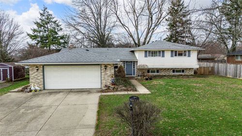 6111 Park Ridge Dr, Centerville, OH, 45459-2251 | Card Image