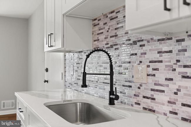 7517 Todd Pl, House other with 5 bedrooms, 3 bathrooms and null parking in MANASSAS VA | Image 25