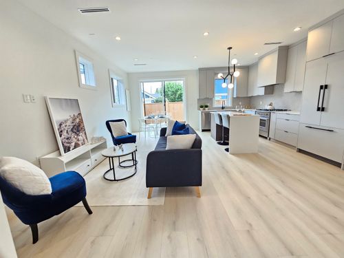 1-7180 Ontario St, Vancouver, BC, V5X3B6 | Card Image