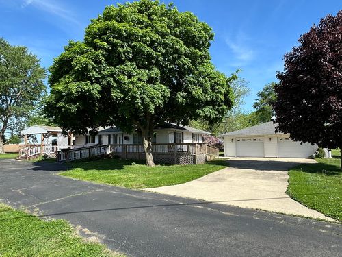 501 W Commercial St, Lyndon, IL, 61261-9574 | Card Image