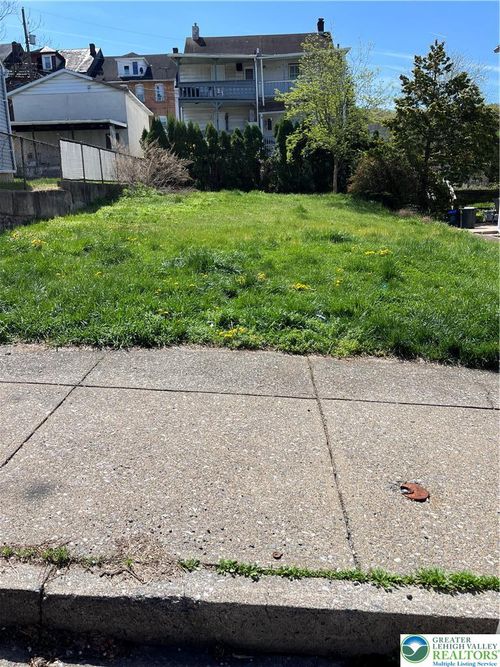 914 E 6th E, Bethlehem City, PA, 18015 | Card Image